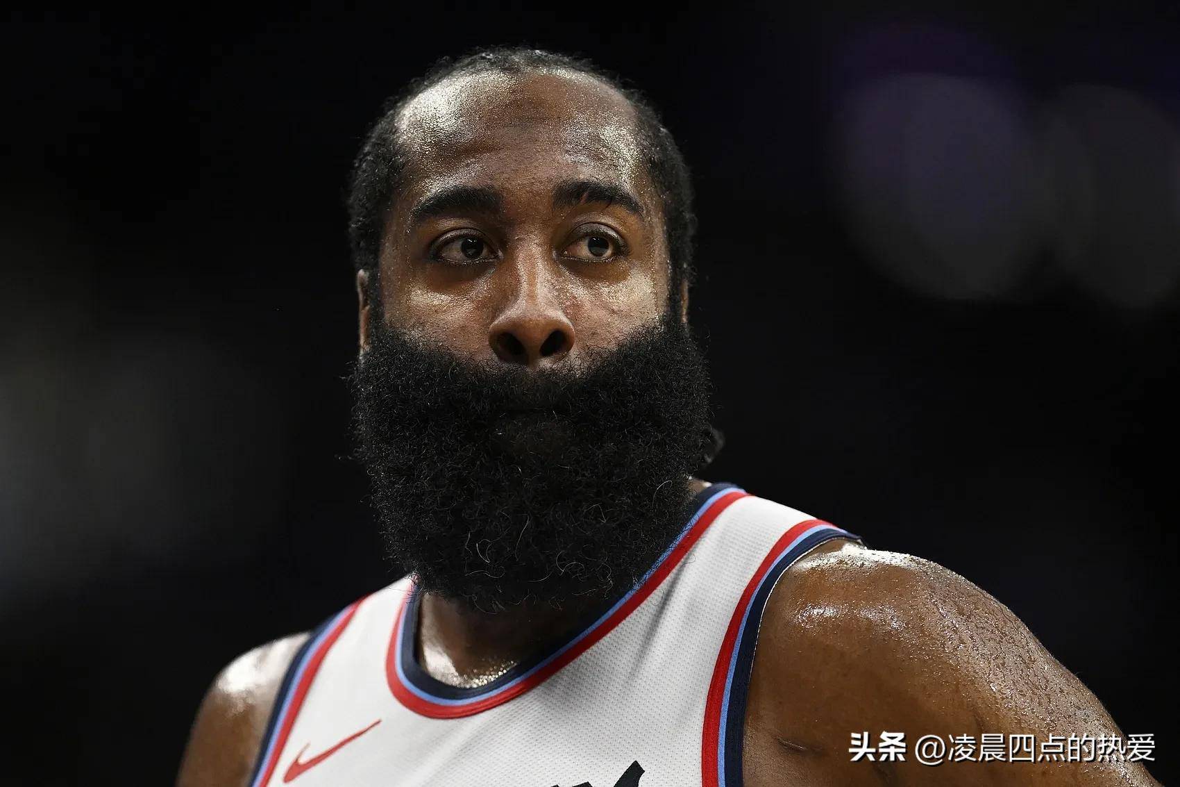 九游游戏中心-关于詹姆斯焦点对战，哈登与80激战法国队分钟，表现优异胜负难料！观众掌声雷动的信息