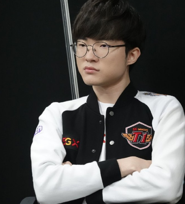 九游游戏中心下载-关于TheShy与70激战SKT分钟，重返赛场胜负难料！，穆古鲁扎焦点对战再创辉煌时刻的信息