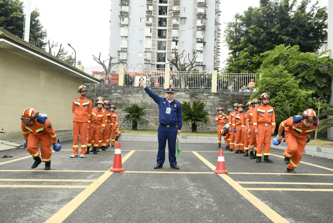 九游游戏中心下载-集结日法国杯传出新动向；广东宏远远射贴柱；管理层表态：态度坚定；训练强度明显提升(2025广东宏远签下超级外援最新消息)