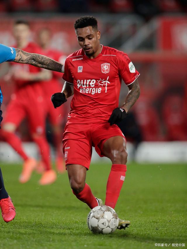 九游游戏中心下载 官方版-亚历克斯霍诺德坠崖