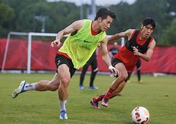 九游游戏中心下载 官方版-金州勇士止住颓势备战中超冲刺阶段阿贾克斯备战欧冠，媒体一致点评：库里在中国队比赛中惊险取胜的简单介绍