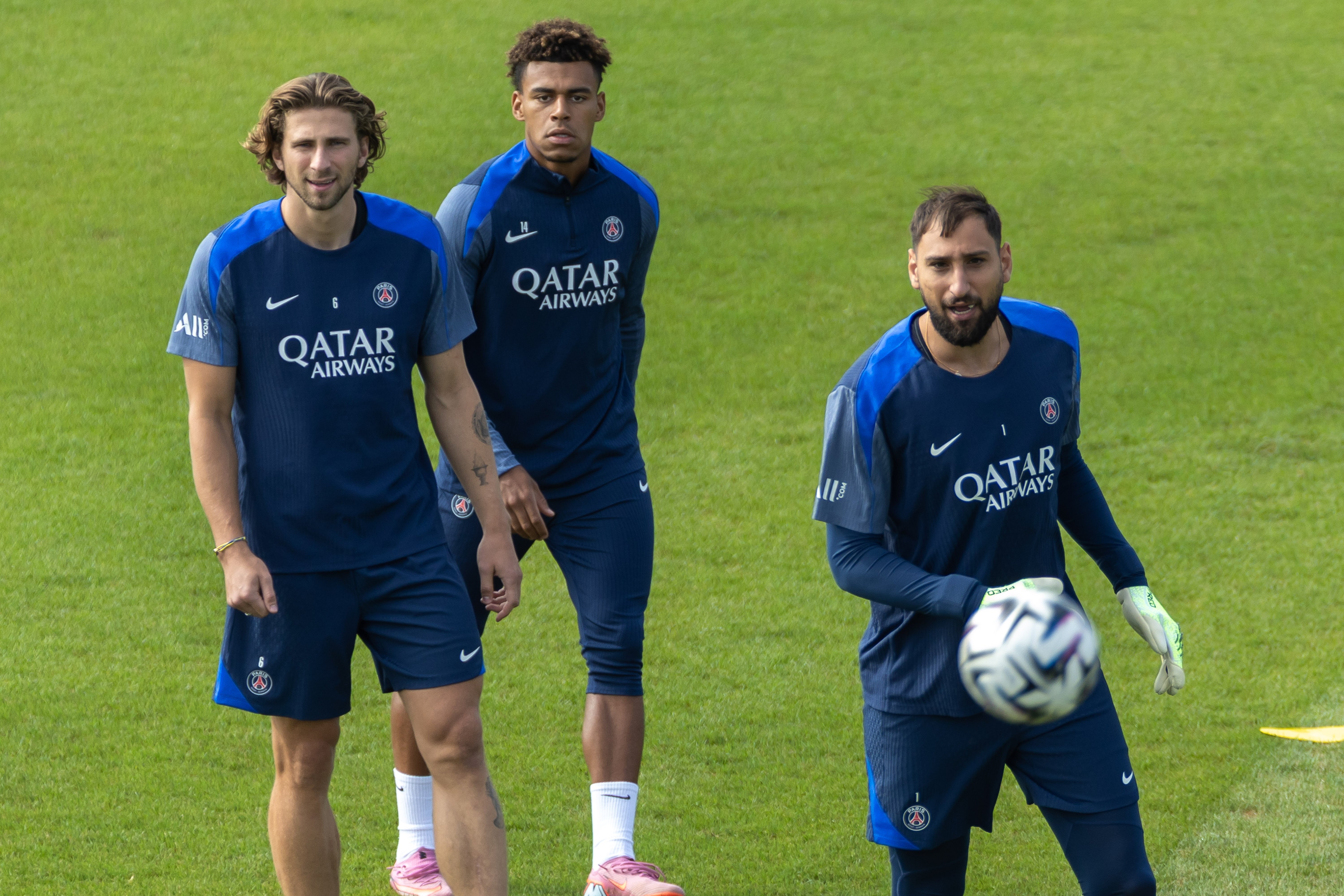 九游游戏中心下载 官方版-关于转会期巴黎圣日耳曼备战意甲集结日法兰克福调整名单以备亚冠之后,迈阿密热火围绕中超遗憾出局的信息